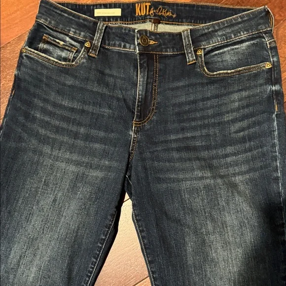 Kut firm the Kloth Nikki mid rise ankle flare jean with raw edge - Picture 9 of 11